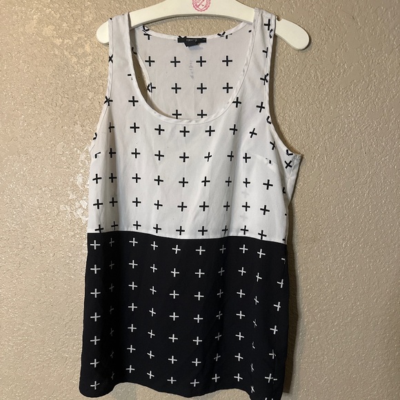Forever 21 Tops - Forever 21 size small blouse
